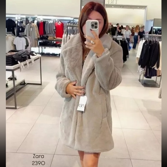 Zara Jackets & Blazers - ZARA GREY FAUX FUR COAT SIZE
MEDIUM Ref 6318/246/802 019